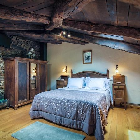 Apartamentos Rurales Casa Riveras Santa Eulalia de Oscos Eksteriør bilde