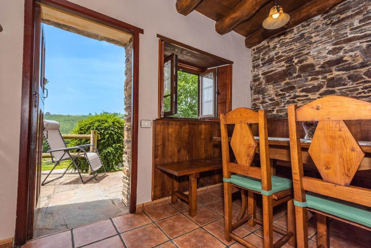 Apartamentos Rurales Casa Riveras Santa Eulalia de Oscos Eksteriør bilde