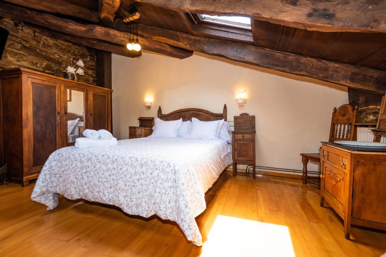 Apartamentos Rurales Casa Riveras Santa Eulalia de Oscos Eksteriør bilde