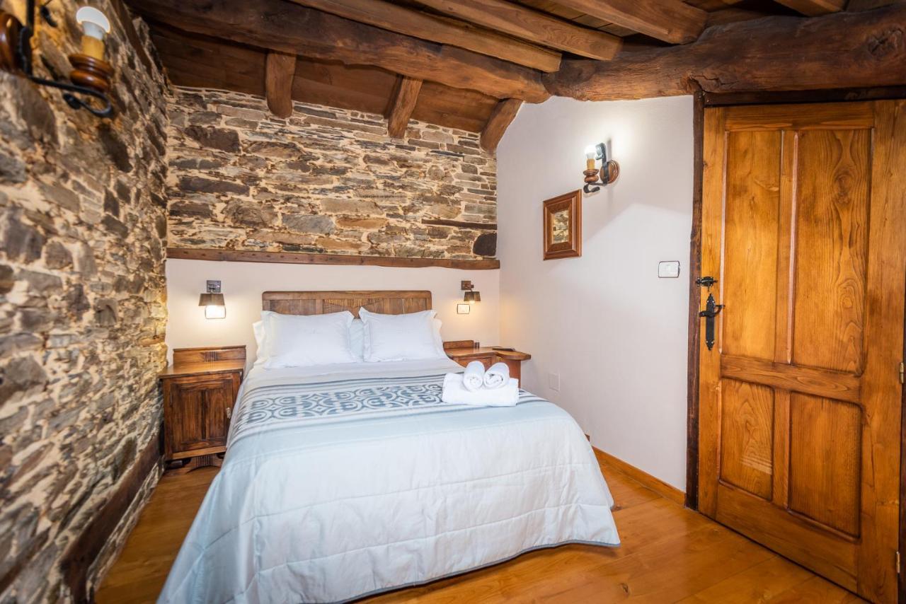 Apartamentos Rurales Casa Riveras Santa Eulalia de Oscos Eksteriør bilde