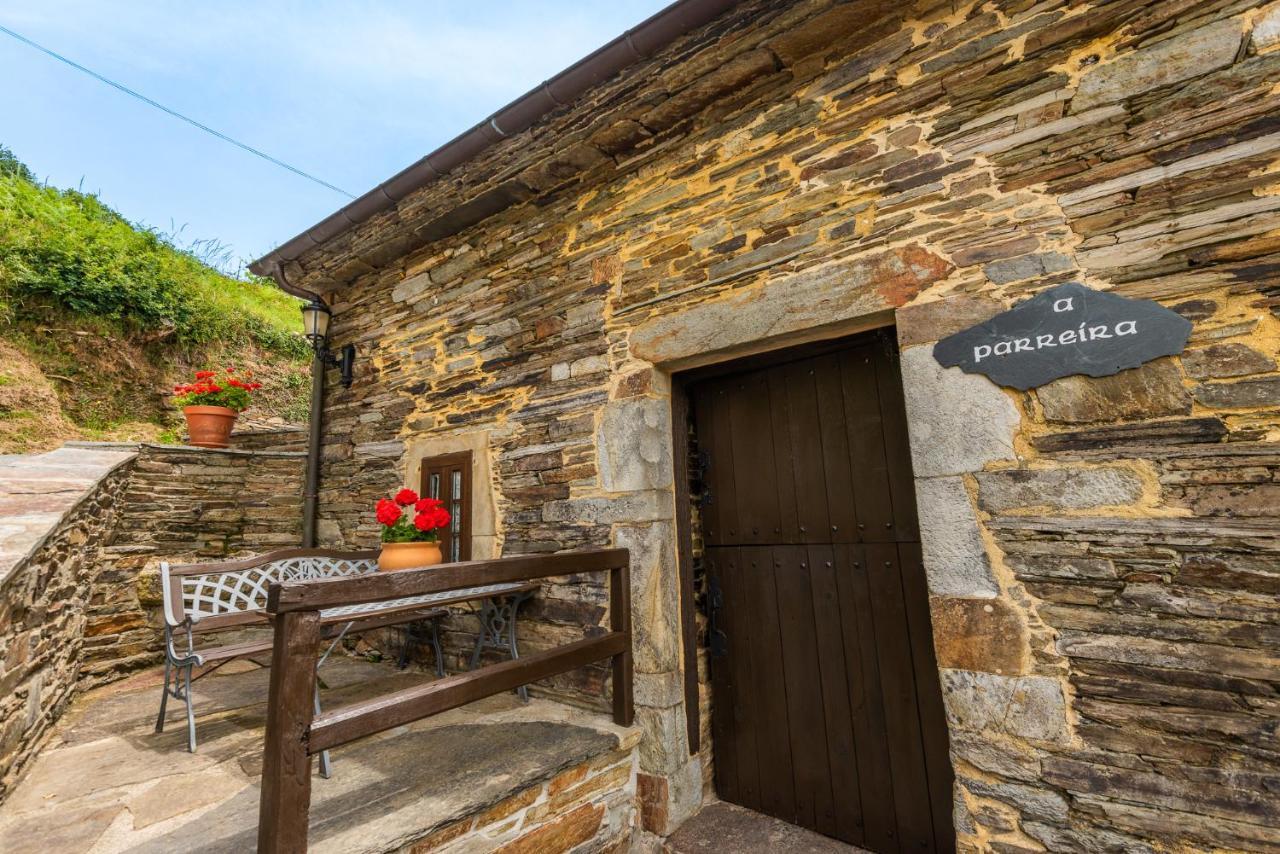 Apartamentos Rurales Casa Riveras Santa Eulalia de Oscos Eksteriør bilde