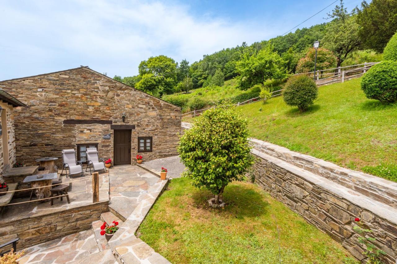Apartamentos Rurales Casa Riveras Santa Eulalia de Oscos Eksteriør bilde