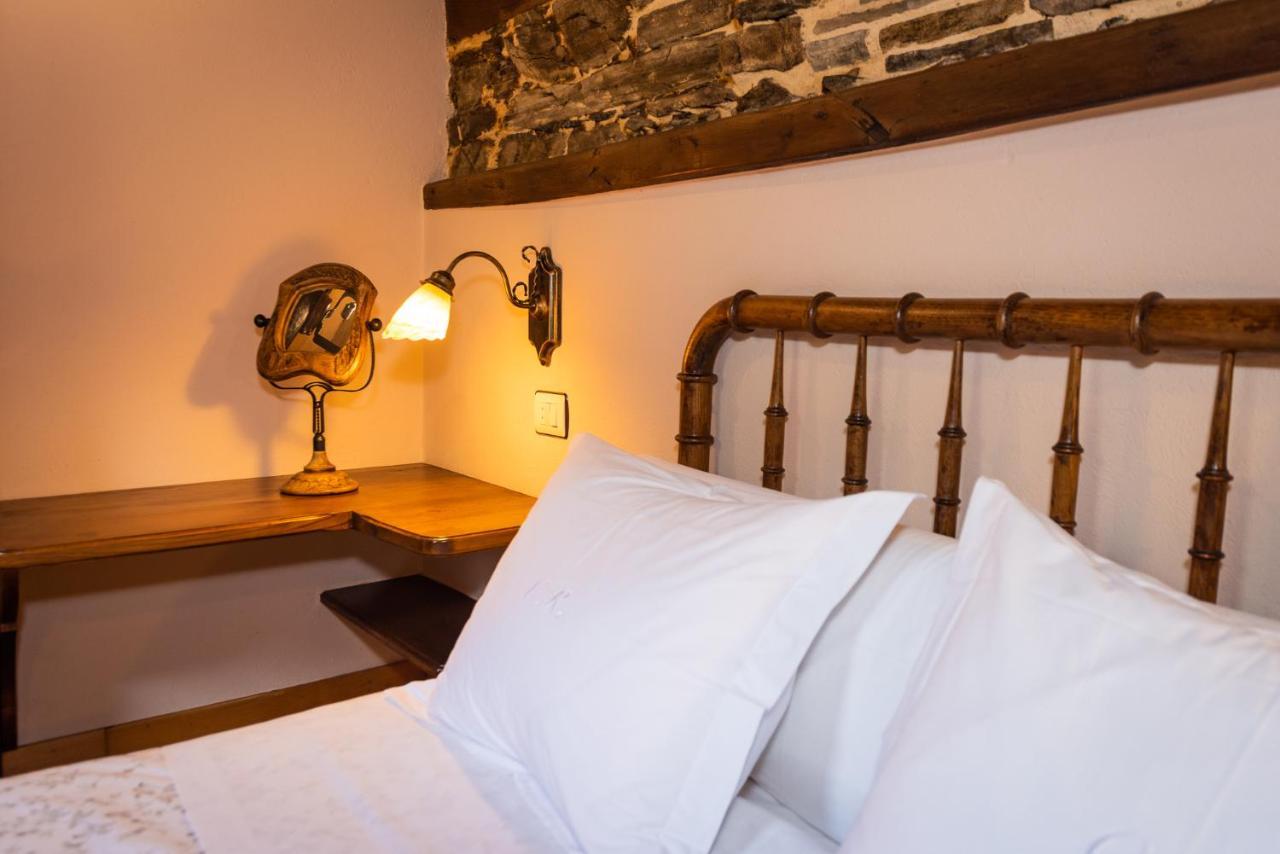 Apartamentos Rurales Casa Riveras Santa Eulalia de Oscos Eksteriør bilde