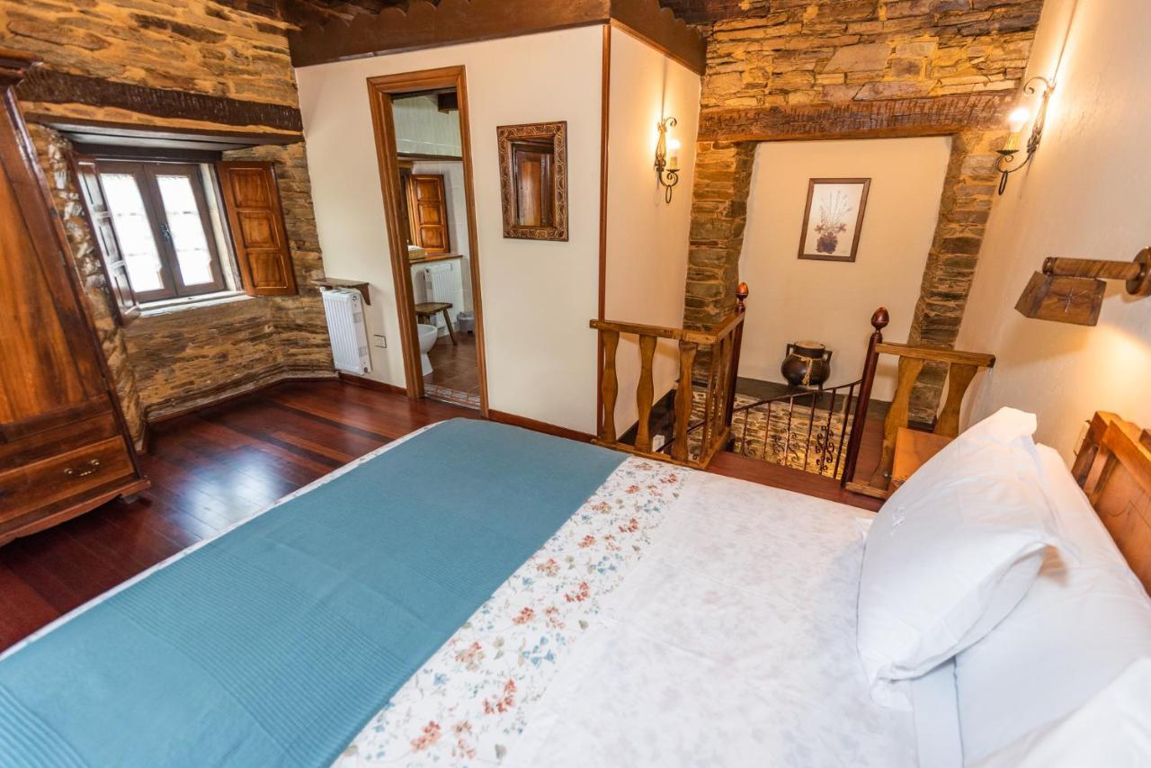 Apartamentos Rurales Casa Riveras Santa Eulalia de Oscos Eksteriør bilde