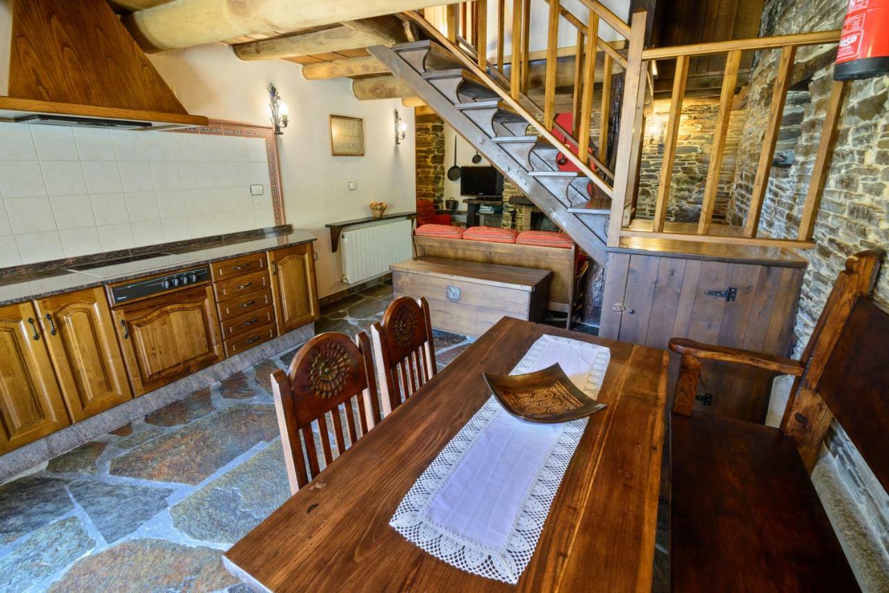 Apartamentos Rurales Casa Riveras Santa Eulalia de Oscos Eksteriør bilde