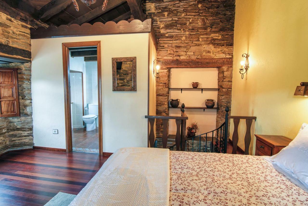 Apartamentos Rurales Casa Riveras Santa Eulalia de Oscos Eksteriør bilde