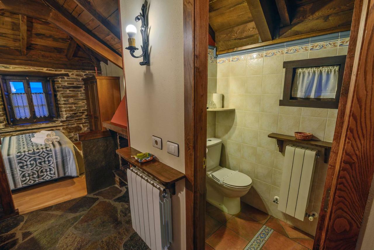 Apartamentos Rurales Casa Riveras Santa Eulalia de Oscos Eksteriør bilde