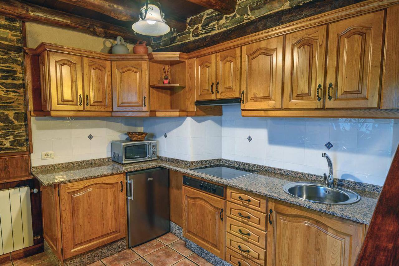 Apartamentos Rurales Casa Riveras Santa Eulalia de Oscos Eksteriør bilde
