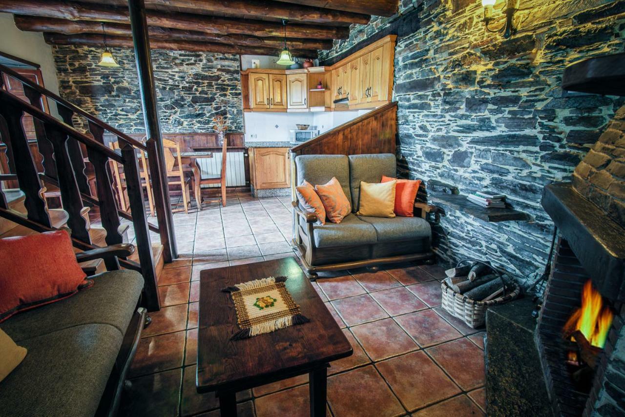 Apartamentos Rurales Casa Riveras Santa Eulalia de Oscos Eksteriør bilde