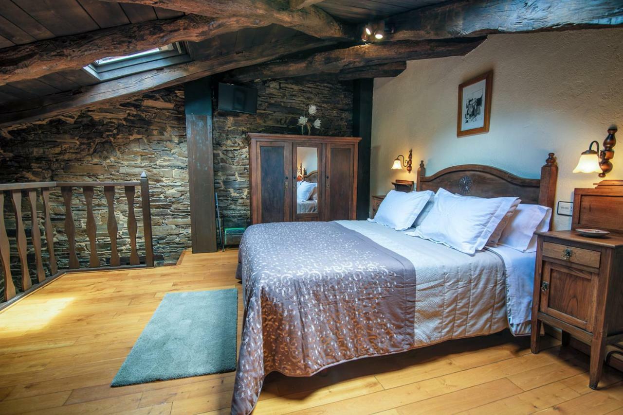 Apartamentos Rurales Casa Riveras Santa Eulalia de Oscos Eksteriør bilde