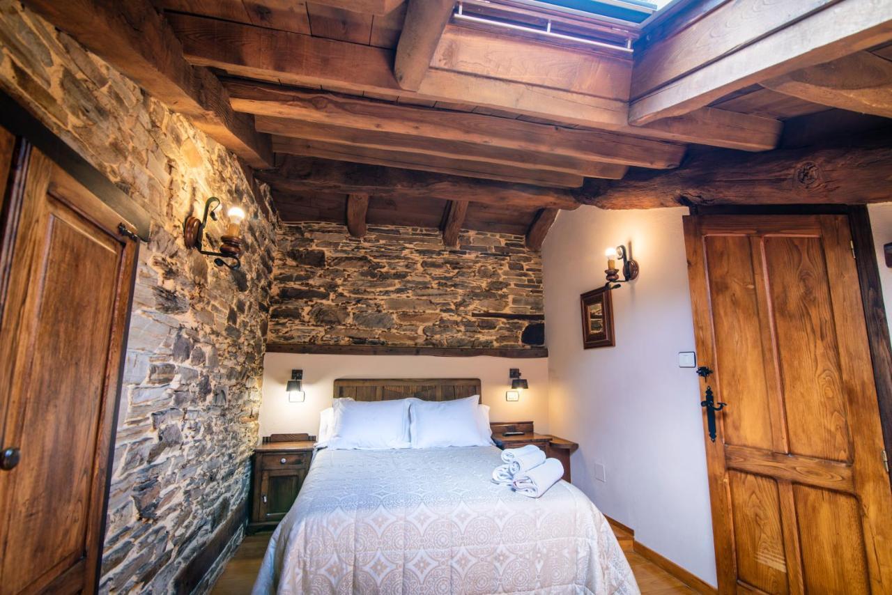 Apartamentos Rurales Casa Riveras Santa Eulalia de Oscos Eksteriør bilde
