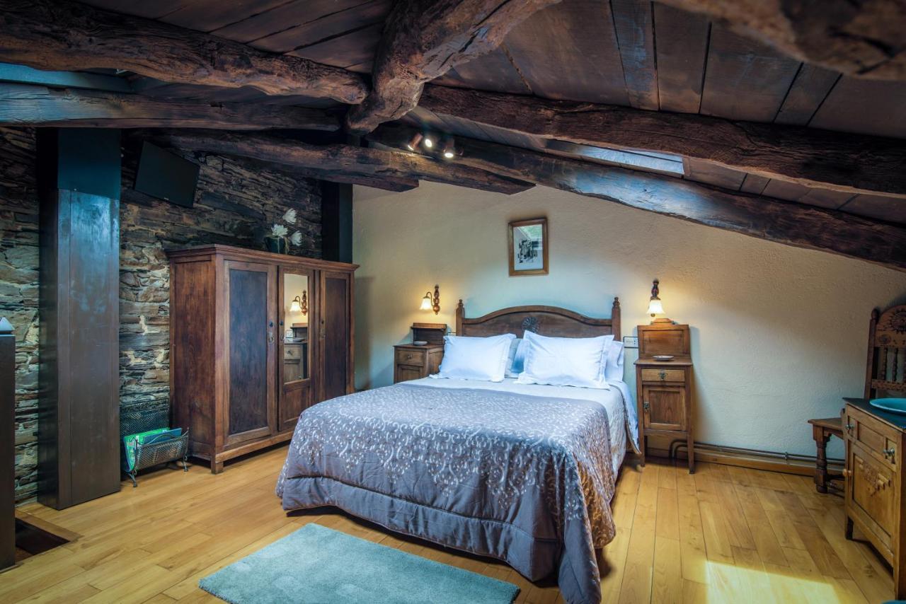 Apartamentos Rurales Casa Riveras Santa Eulalia de Oscos Eksteriør bilde